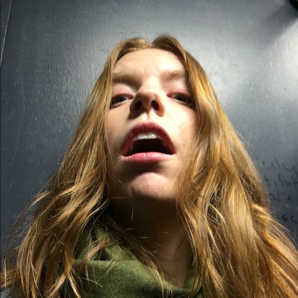 Meet your Posher, Hannah - Picture 1 of 1